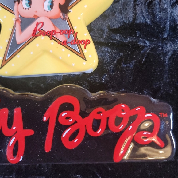 781. 2004 ~ Betty Boop ~ Salt & Pepper ~ Collector's Item ~ Boop-oop-a-doop! - Picture 8 of 12